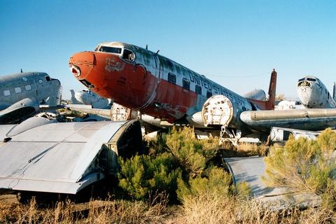 MotoArt’s Military Planes: Saluting Our Mighty Defenders