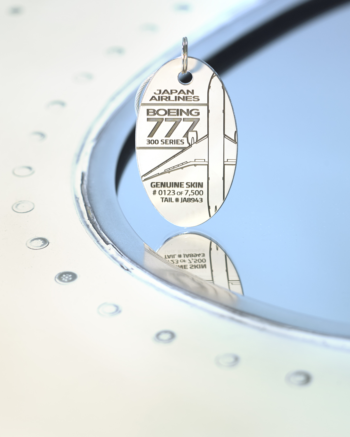 PLANE TAGS プレーンタグ JAL日本航空B777-300 JA8943 Boeing 777-346 PlaneTag Tail #JA8943 | PlaneTags™ – MotoArt