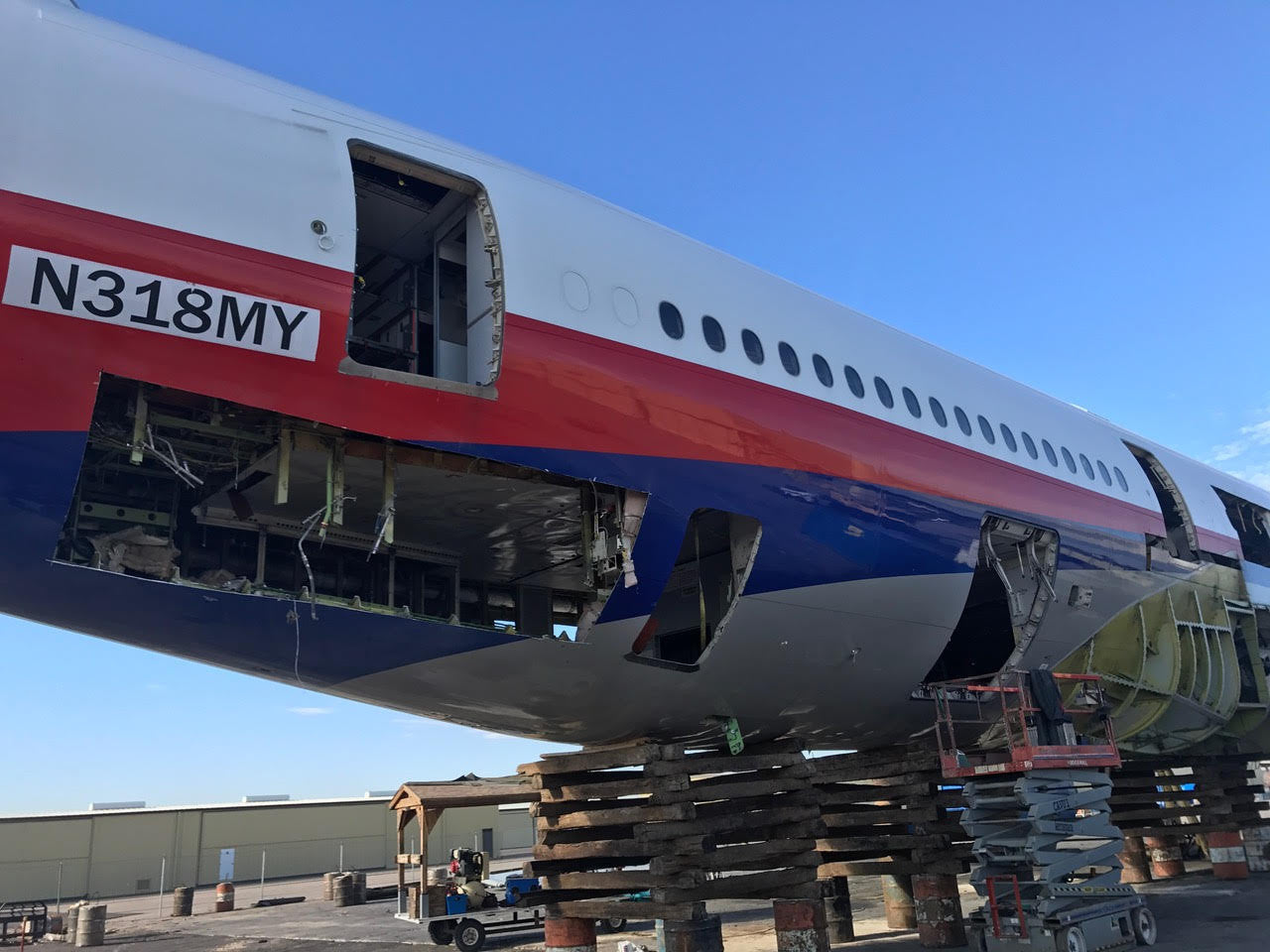 Boeing 777 PlaneTag  Tail# N318MY